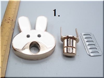 画像1: 「ヒネリ飾り止具」 ウサギorクマ　G　1個